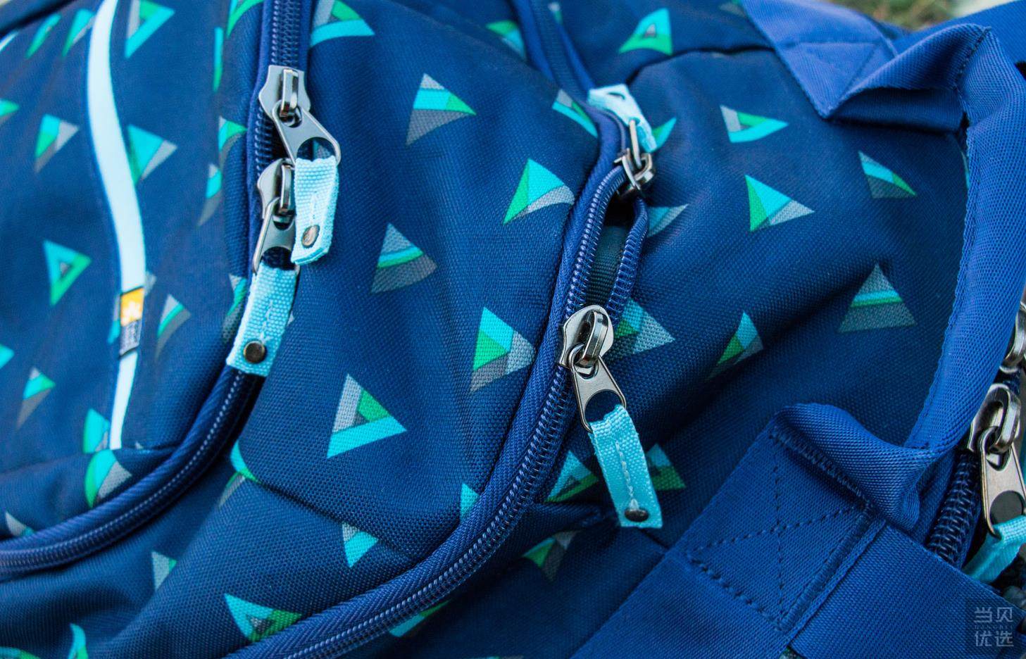 caselogic双肩电脑包防水吗,杰斯伯双肩包测评