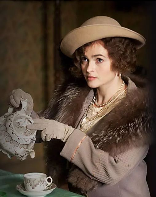 爱丽丝梦游仙境电影红桃皇后结局,爱丽丝梦游仙境红皇后电影完整版