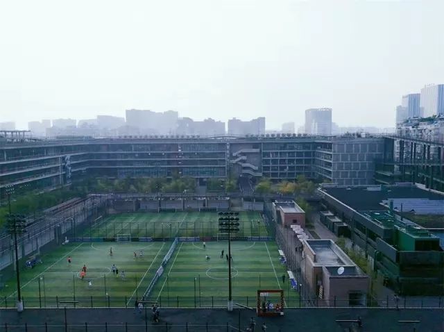 成都的耍家，一代有一代的主场