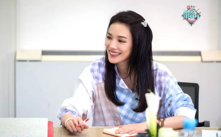 方脸明星舒淇眼线,舒淇蓝色眼妆