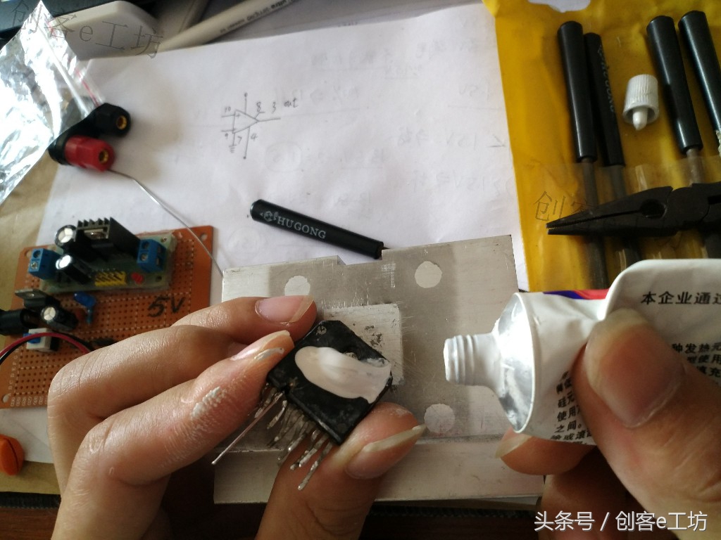 用lm3915芯片做100段音频频谱灯,lm3886t功放最佳供电电压是多少