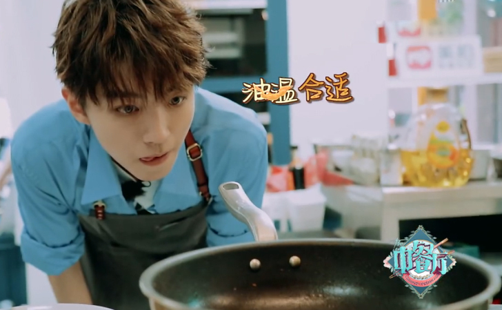 王俊凯霸气瞬间,王俊凯不经意动作让粉丝大叫