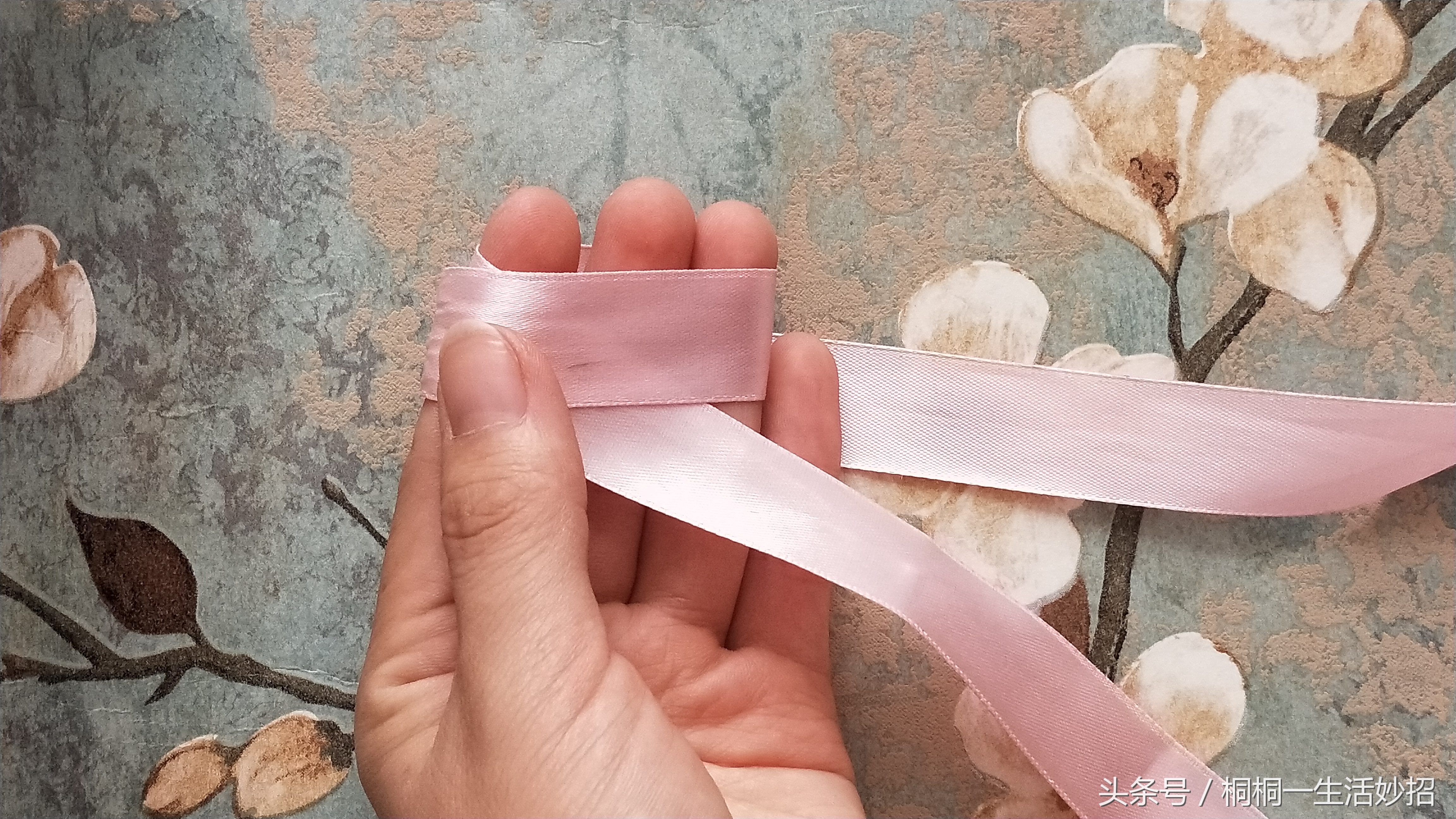 蝴蝶结系法教程慢动作连衣裙,夏季裙子蝴蝶结的系法视频教程