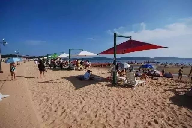 踏浪看海享受阳光沙滩海浪,玩遍海边