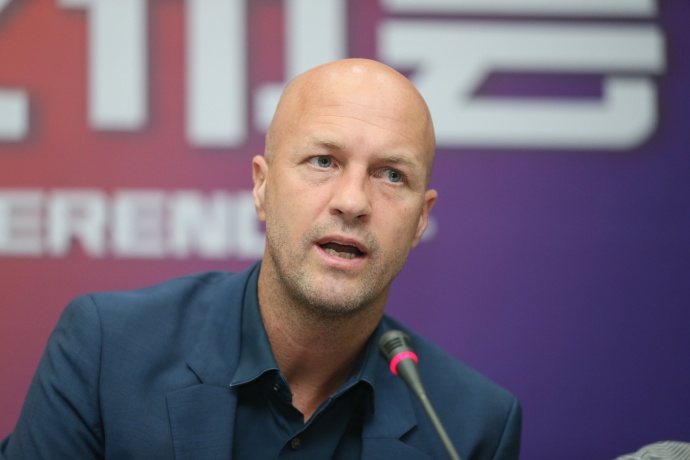 中超黑马堕落！从7轮11分到10轮仅抢4分，球迷说可惜火爆的球市了