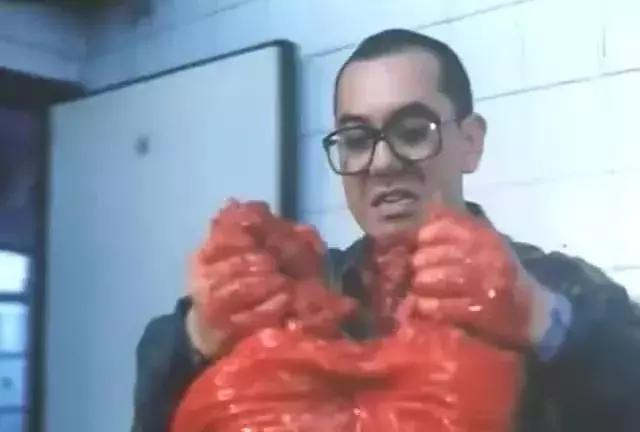 现在的恐怖片拍不出以前的感觉,现在的恐怖片都不吓人