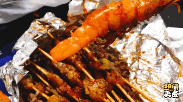 星沙这个老板竟把烧烤店开在远离闹市的偏僻之地，居然还火到不行