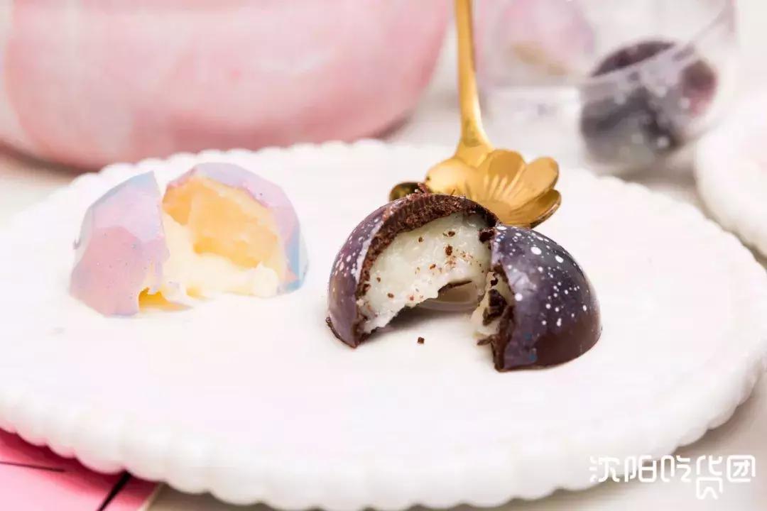 一口吞下宇宙!史上最“*力暴**”星空蛋糕,吃它得用锤子砸!