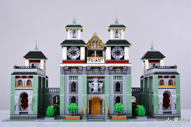 齐聚百名玩家的乐高作品展看高手们拼出一个未来世界