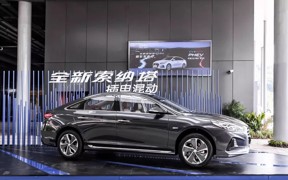北京现代索纳塔插电混动,2022款索纳塔插电混动落地价多少