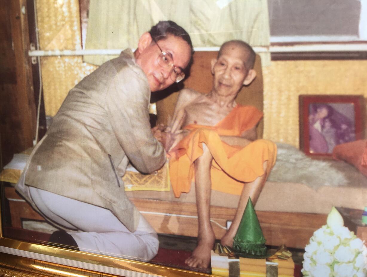 龙婆卡贤2538掩面佛