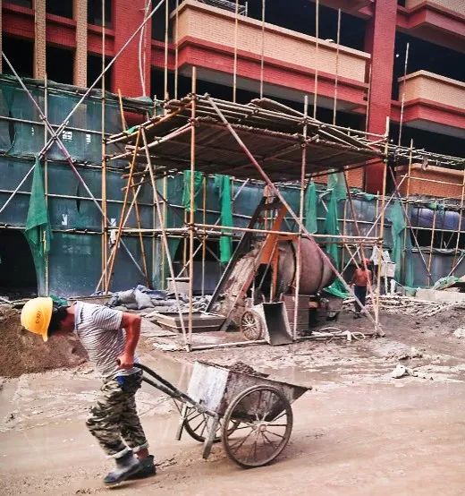 诗和远方还有田野和家乡,诗和远方也有人间日常