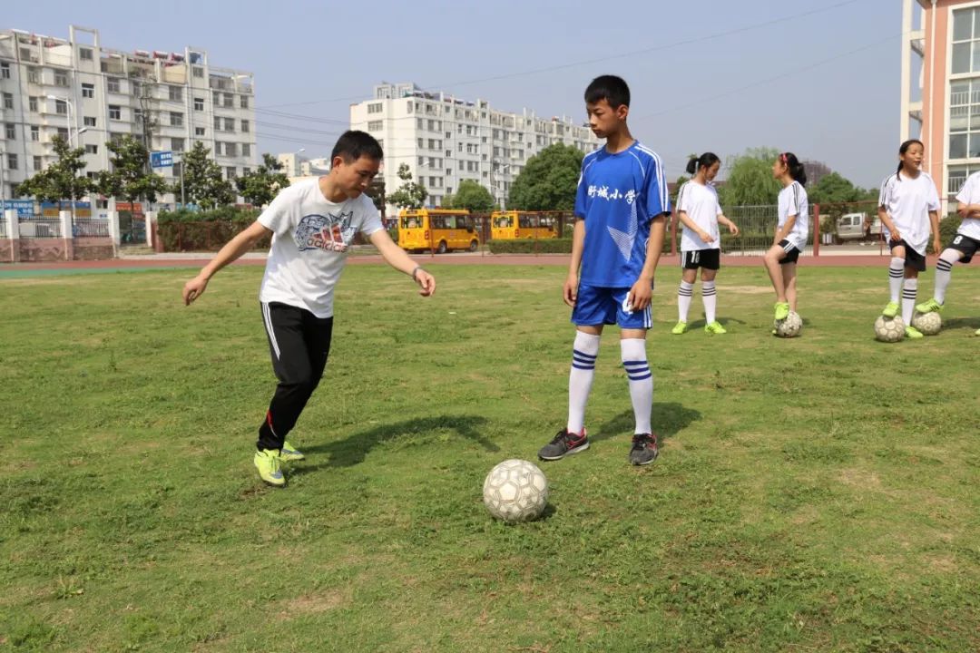 不骗你，我的足球是数学老师教的！