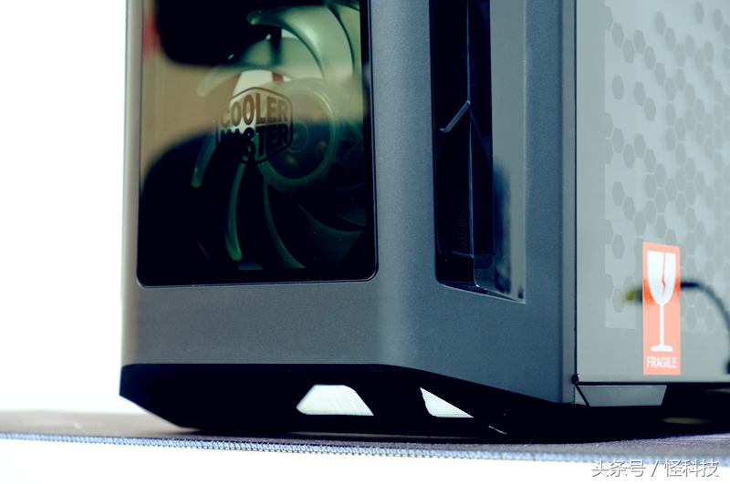 argb机箱风扇炫酷,argb风扇需要多大的机箱