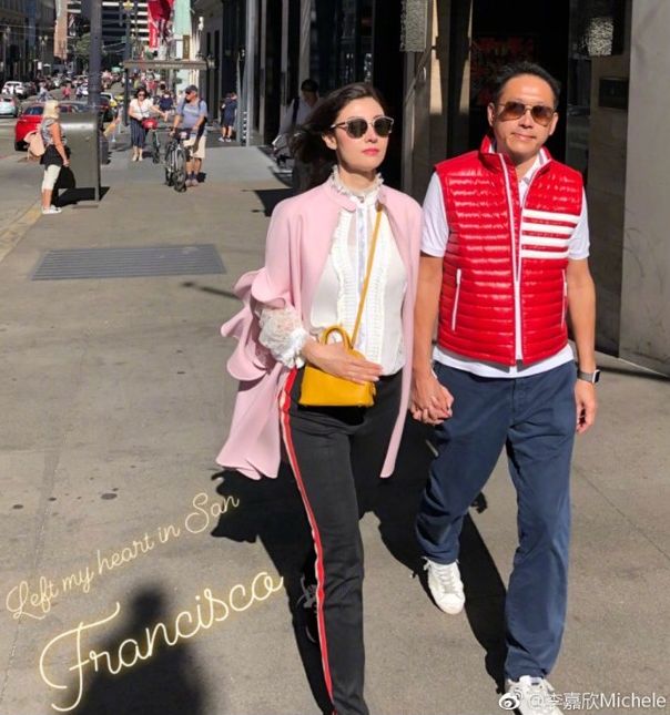 李嘉欣跟老公15周年出游,李嘉欣携老公出席活动