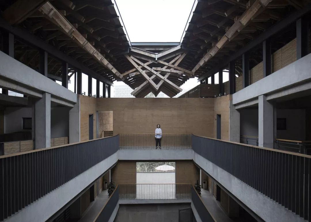 解压！美哭的对称建筑，瞬间治愈强迫症患者