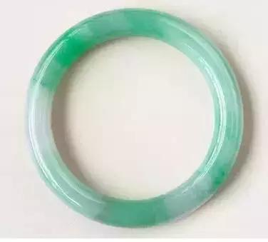 玉镯分为哪几种镯型,玉镯怎么量尺寸什么是贵妃镯
