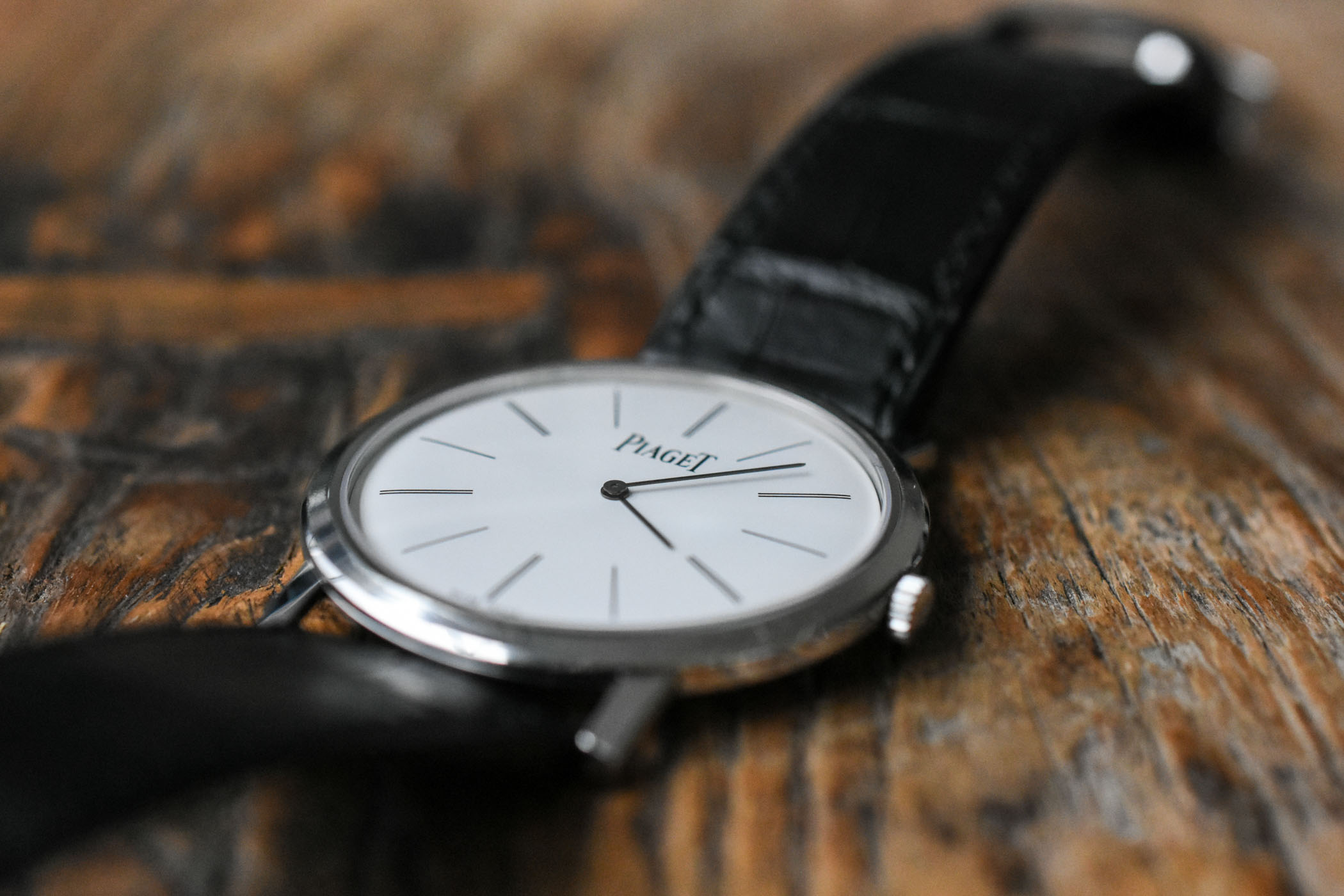 戴高仿表有必要吗,女孩子不要懂左手戴手镯的含意