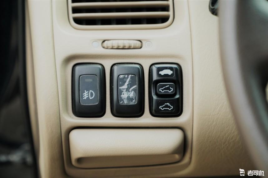 新一代第十二代本田雅阁,凯美瑞2021精英版和雅阁20211.5t