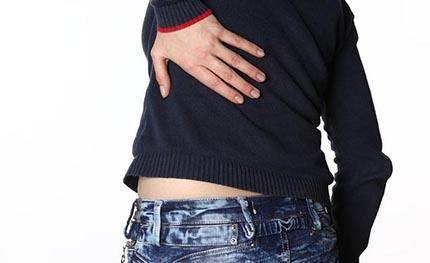 腰被扭伤了直不起腰一动就疼,腰间盘突出腰扭伤了最快恢复方法