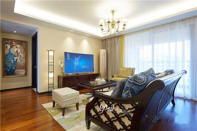 金牛国宾润园4居室,万科国宾润园100户型的阳台设计