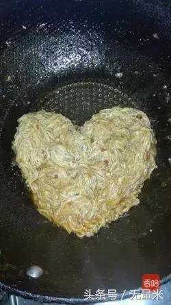 香辣金针菇又简单又好吃,教程香辣金针菇