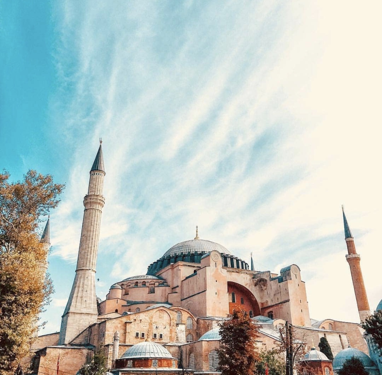 里拉暴跌的土耳其，不仅适合抢购奢侈品，还有浪漫的美景和美食