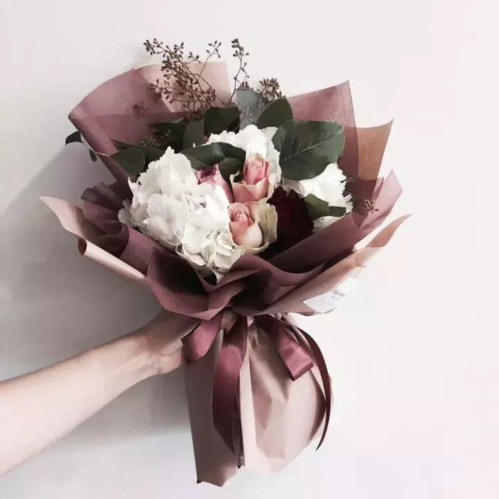 不同颜色玫瑰代表的花语,情人节送自己的玫瑰花语