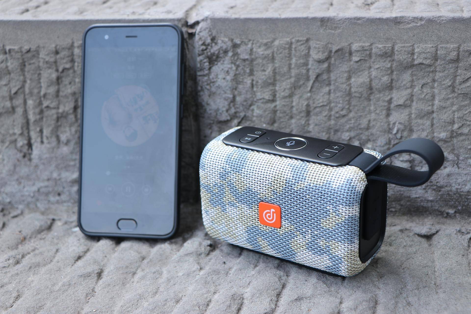 doss户外便携蓝牙音箱测评,doss1805户外便携蓝牙音箱测评