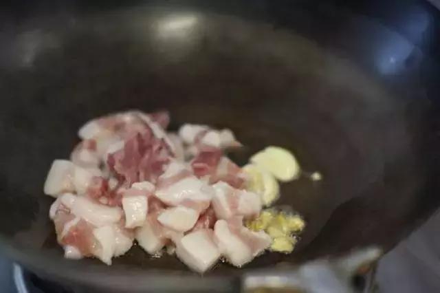 豆瓣酱炒香干的家常做法,芹菜炒香干放不放豆瓣酱