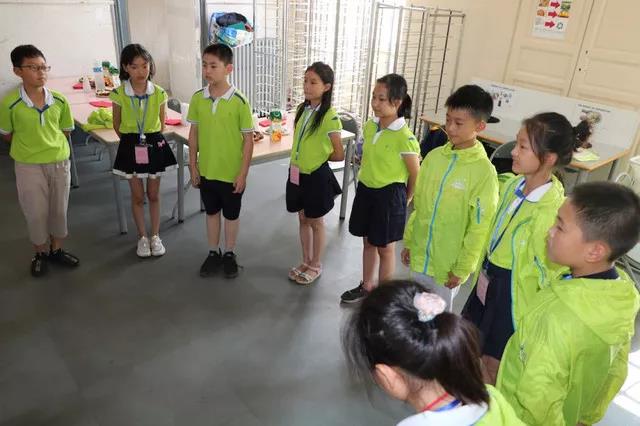 红遍整个欧坦市的草小西区学子，了解一下