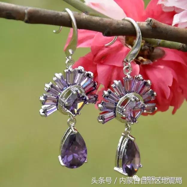 锆石替钻戒,可惜岳父是搞地质的……