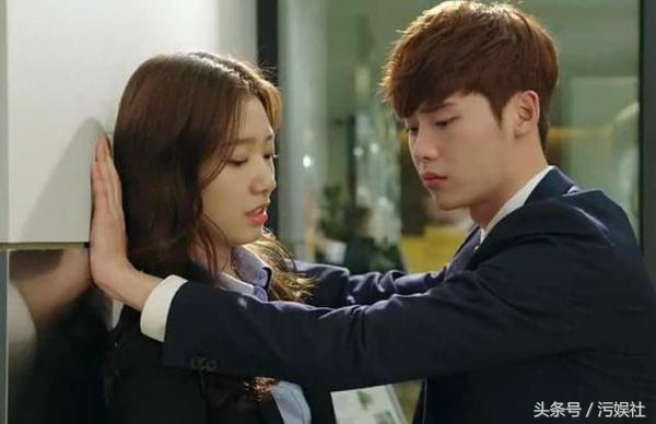 刚刚被喜欢的人表白了是什么梗,被喜欢的人表白后遇见了就尴尬