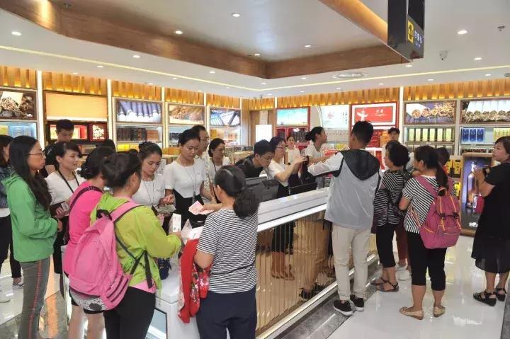 双流机场免税店值得买的东西,兰蔻粉水美兰机场免税店多少钱