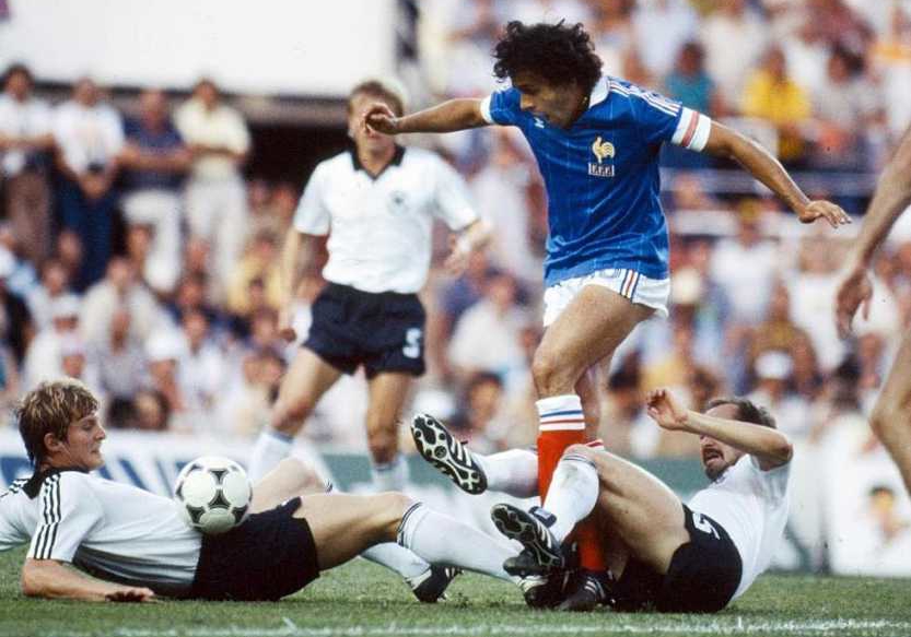 足坛十大巨星图片,世界足坛史上十大足球巨星