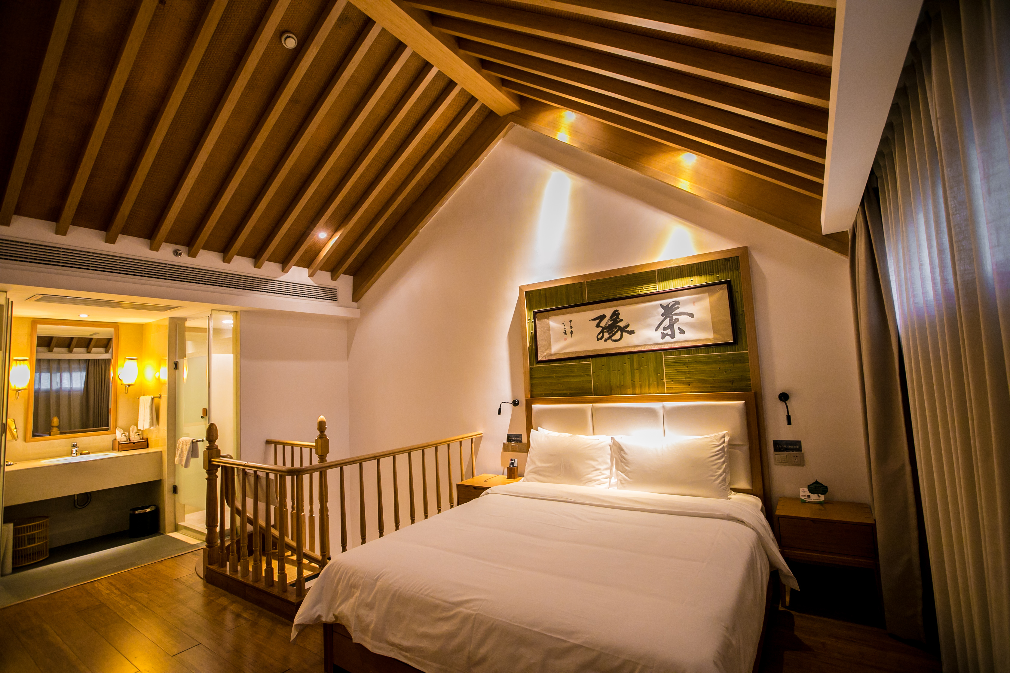 三亚人间天堂鸟巢度假村真实情况,三亚亚龙湾鸟巢度假村老板