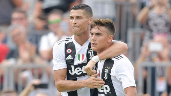 克里斯蒂亚诺·罗纳尔多参加活动,克里斯蒂亚诺罗纳尔多亲签球衣