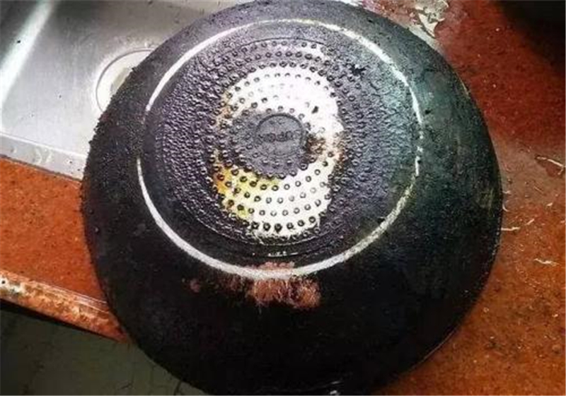 锅底变黑怎么清洗,如何防止锅底烧黑