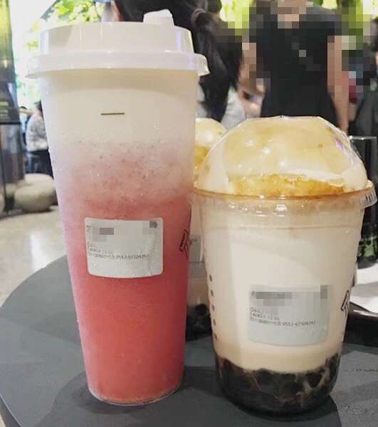 逛街必买的奶茶,逛街人手一杯奶茶