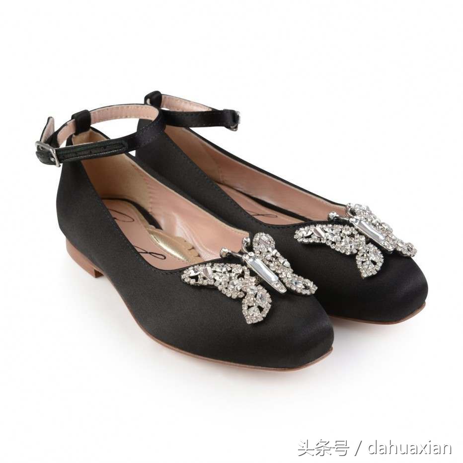 拥有纯正英伦血统的ArunaSeth名牌鞋，童鞋产品款式