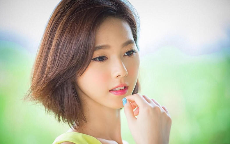 滋养修复唇膏,持久滋润滋养护唇膏