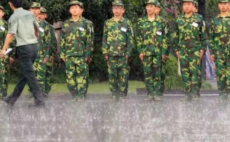 军训求雨被教官看见,军训求雨教官神应对