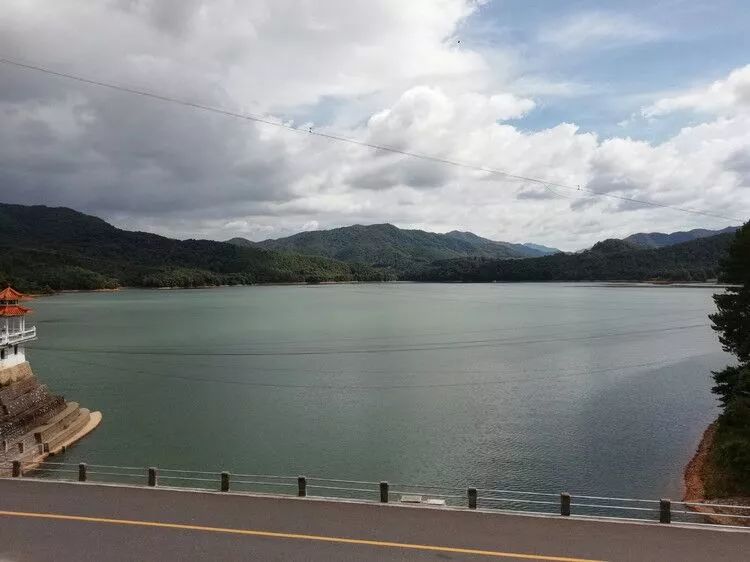 韶关曲江乳源诗友结袂自然游集诗三十首