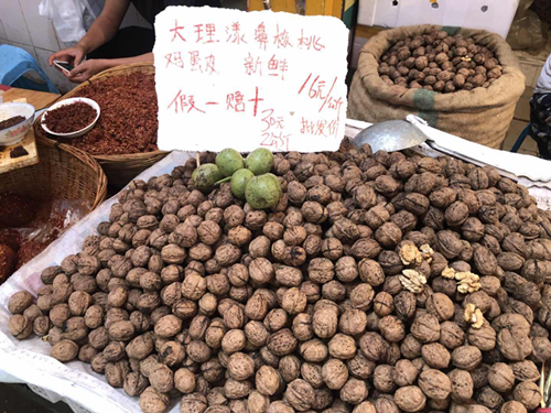 核桃表面光滑发白,核桃新货批发