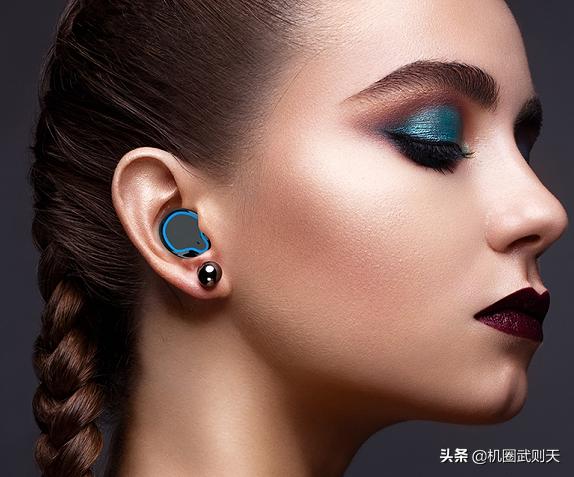 别再吹Airpods无敌，小米价耳机才真猛，显示电量还能照明