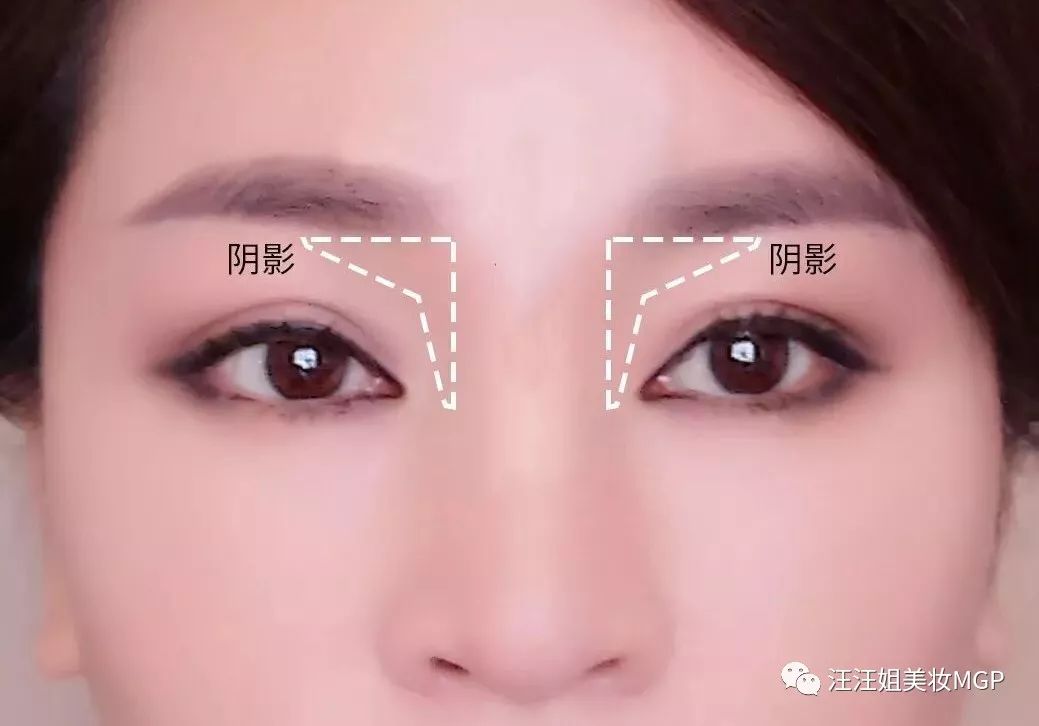 塌鼻子可以化妆拯救吗,塌鼻子正确化妆方法