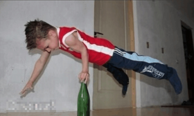 世界上最强壮健美小男孩,世界上最强壮的三个小孩肌肉暴涨