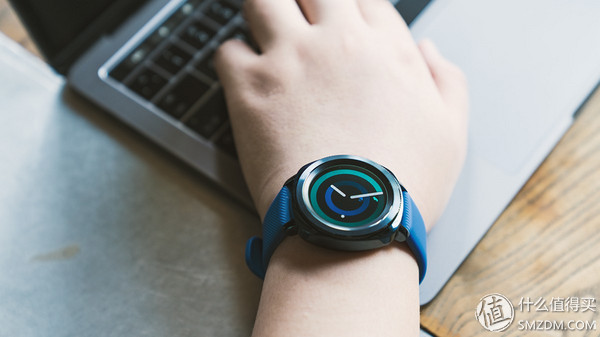 三星gears4智能手表测评,三星gear智能手表功能介绍