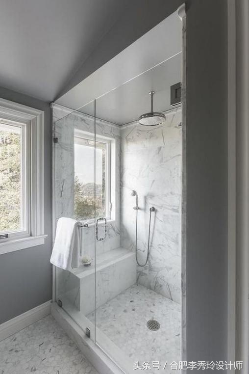 小户型奇葩淋浴间设计,淋浴房碰到大落地窗怎么设计