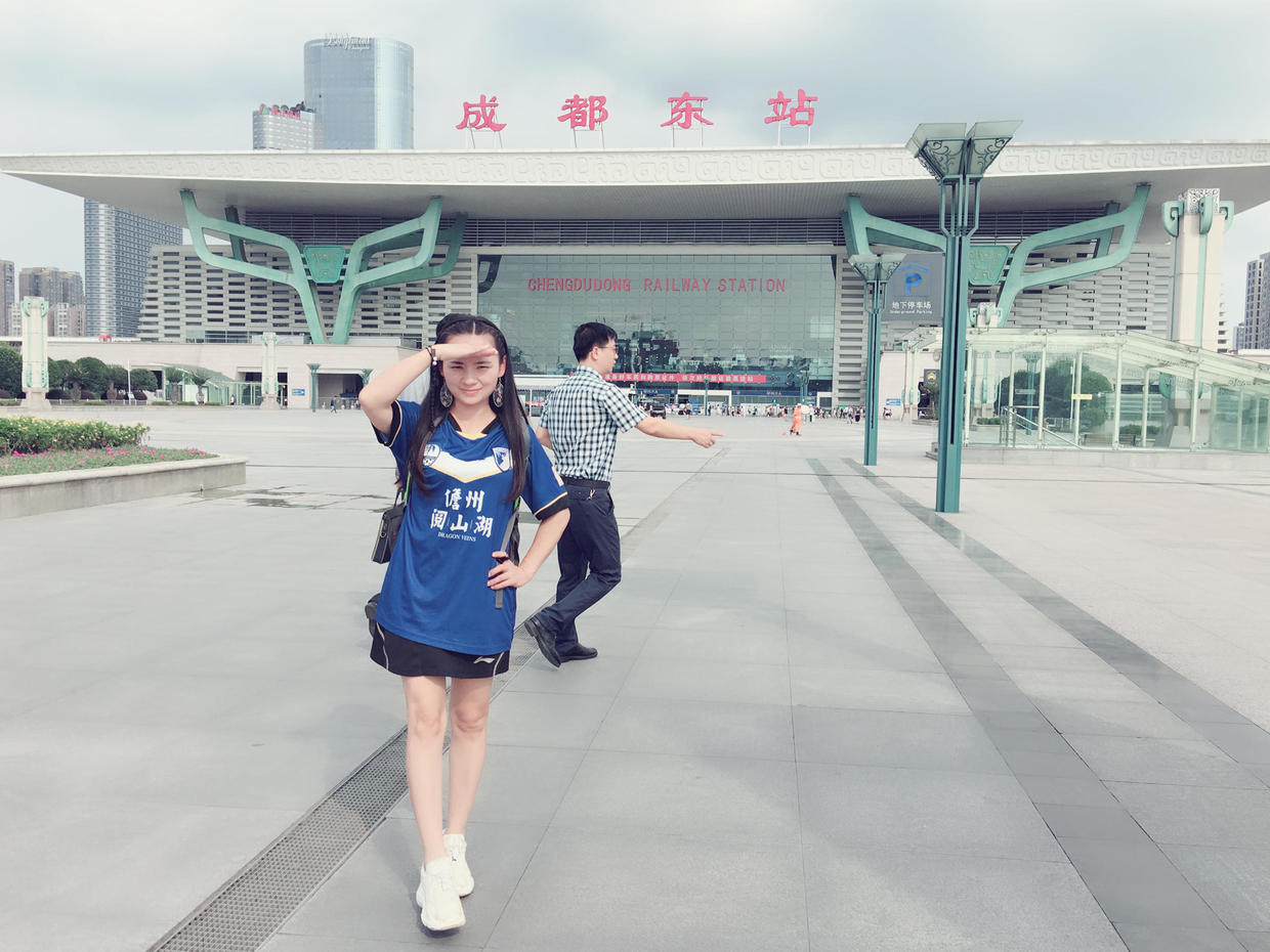 全国网红女球迷，海南美女小姐姐阳阳小希！